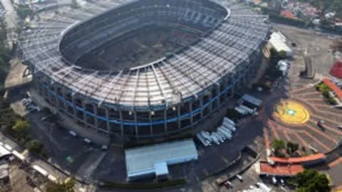 後賽選手爭相追逐芬尼-史密斯