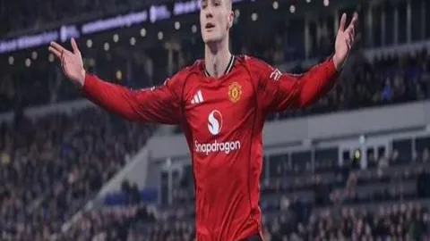 莱万对阵拉斯帕尔马斯四射仅中一球，生涯交锋该队进球荒依旧。